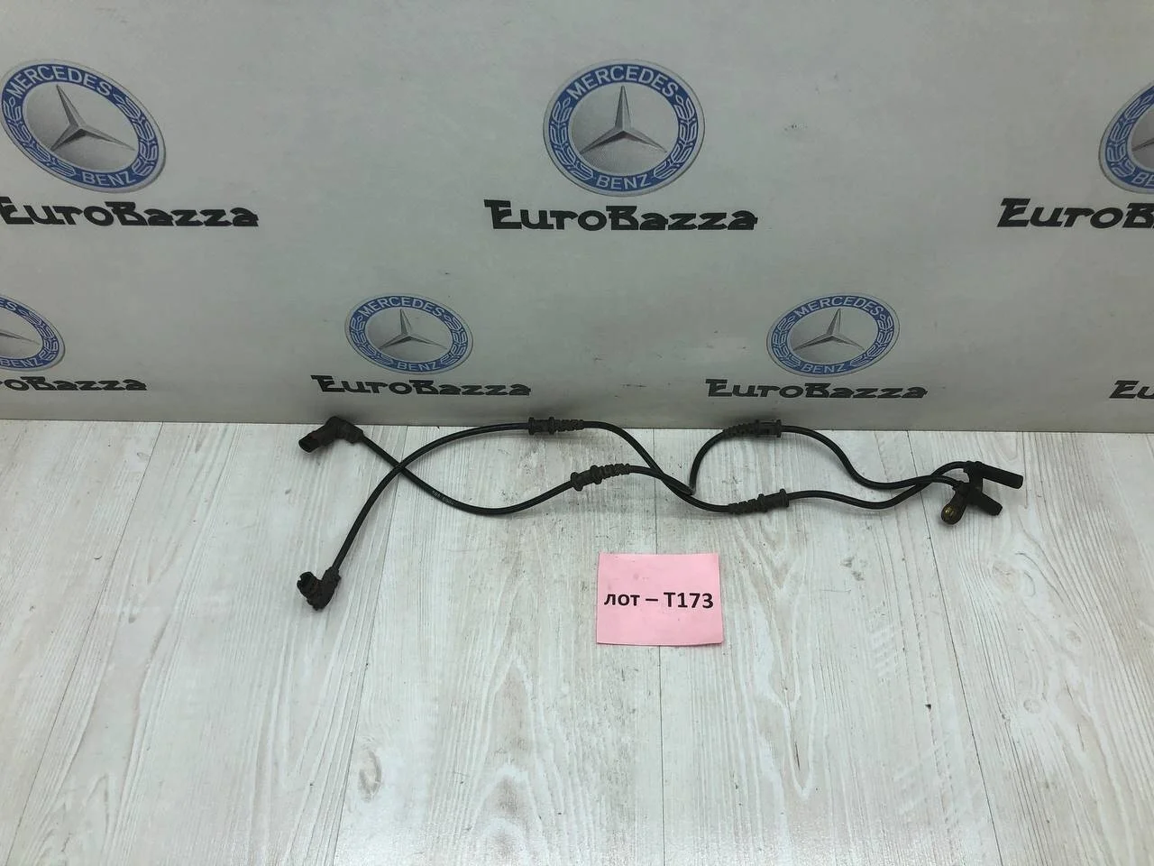 Датчик ABS передний Mercedes W203