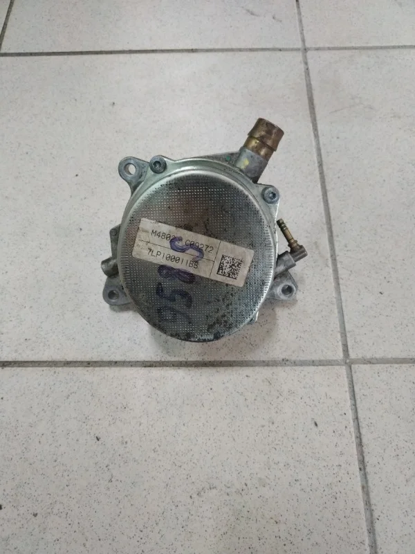 Насос вакуумный Porsche Cayenne 2012 958