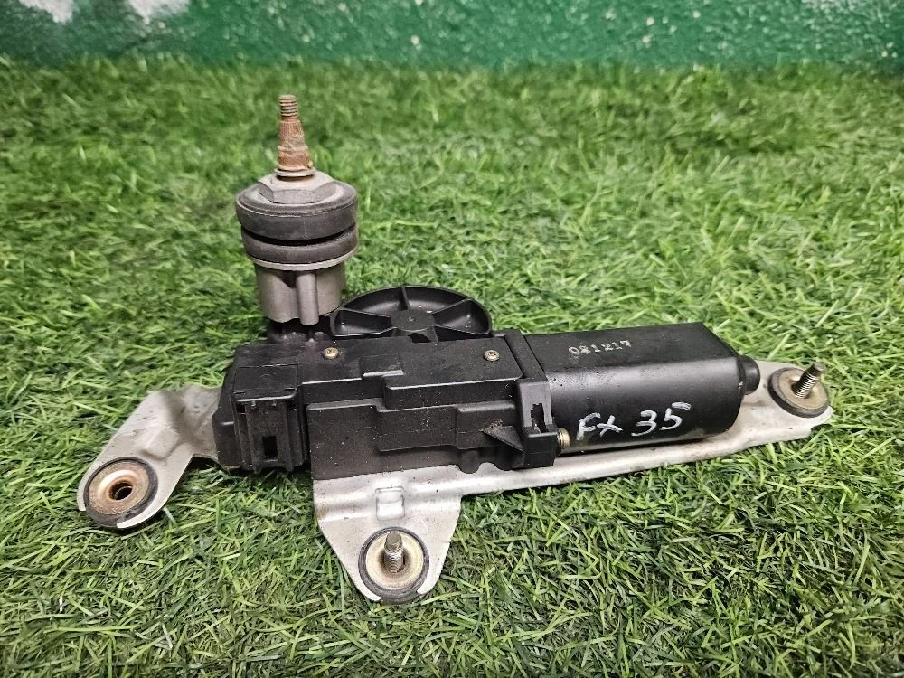 Мотор стеклоочистителя задний на FX35 S50