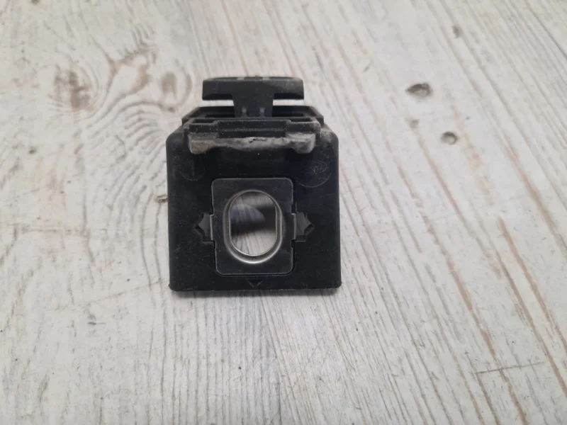 Кронштейн крепления фары Audi Q8 2018- 4MN