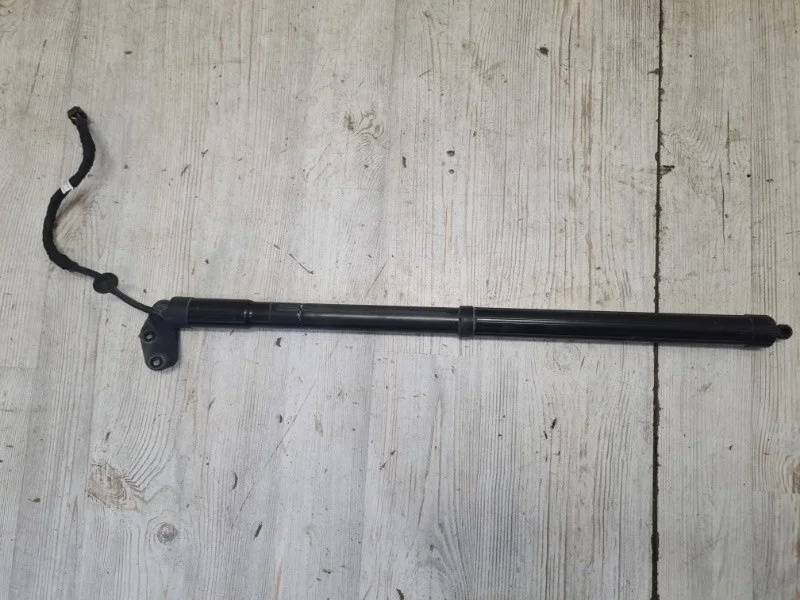 Амортизатор крышки багажника Porsche Cayenne V8 2011 958 (92A)