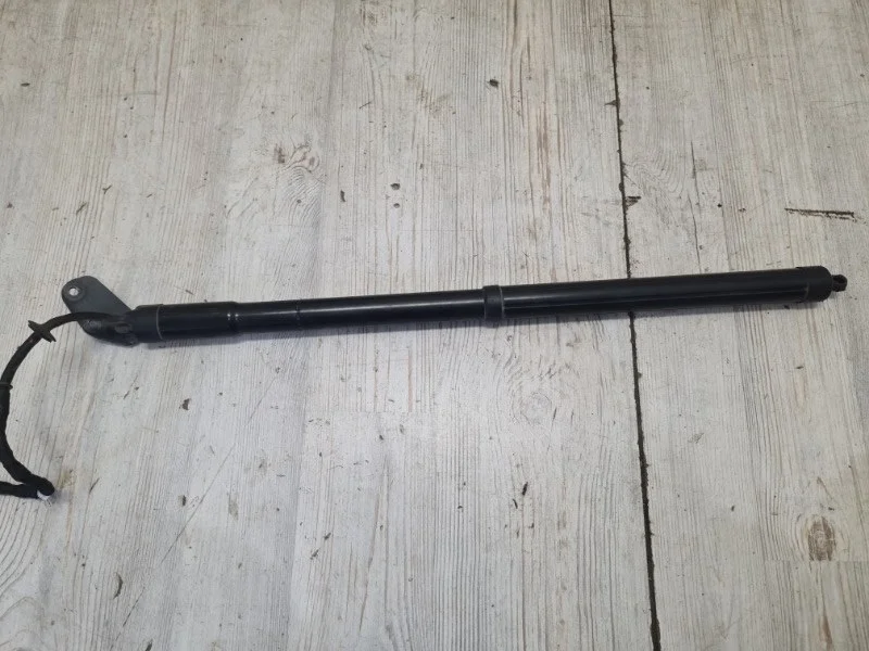 Амортизатор крышки багажника Porsche Cayenne V8 2011 958 (92A)