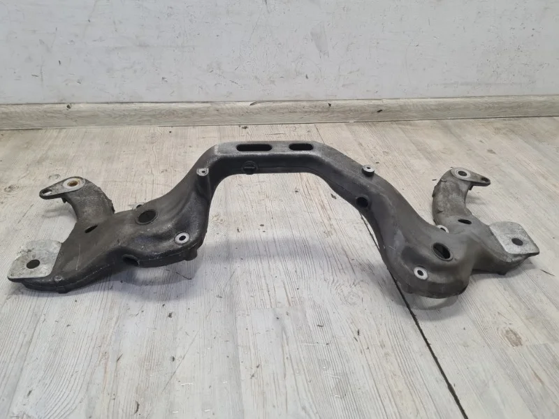 Кронштейн двигателя Porsche Cayenne V8 2011 958 (92A)