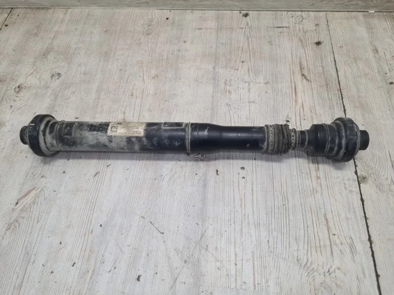 Карданный вал VW Touareg 2010 - 2018 7P