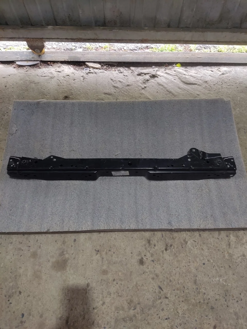 Панель замка капота Chevrolet Cruze 2016 95981431, передний