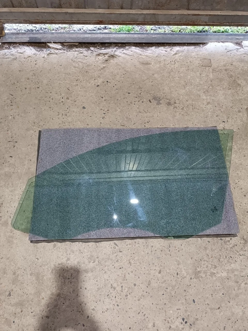 Стекло двери Volkswagen Passat B6 3C4845201B, переднее левое