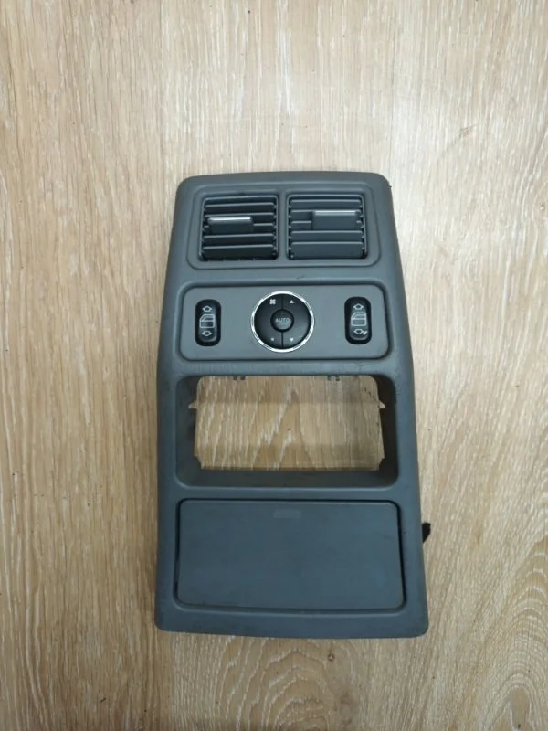 Накладка подлокотника Mercedes ML W163