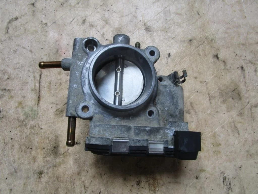 Дроссельная заслонка Mercedes-Benz