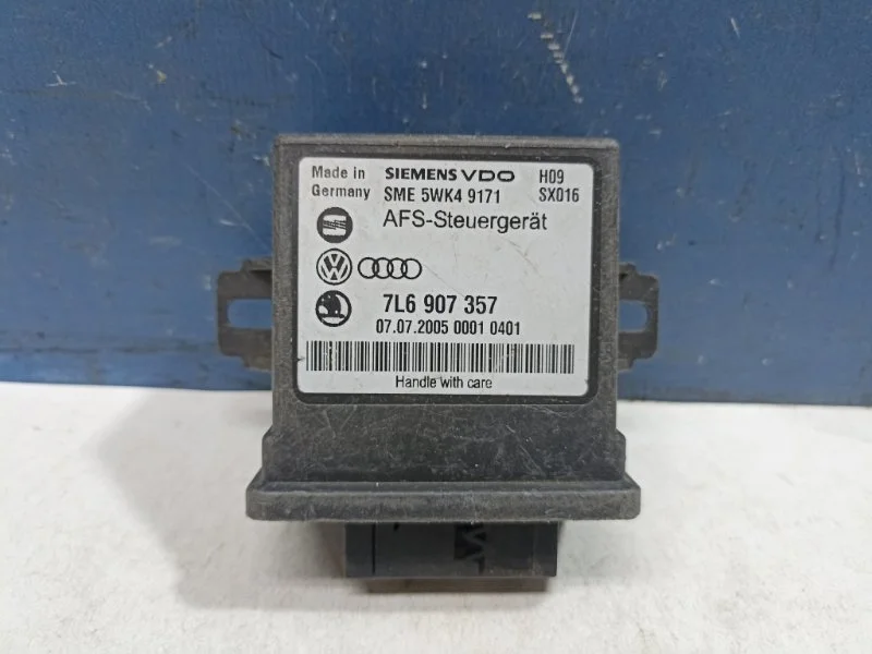 Блок адаптивного освещения и корректора фар Volkswagen Touareg 1 2002 - 2010 7L6907357 7L