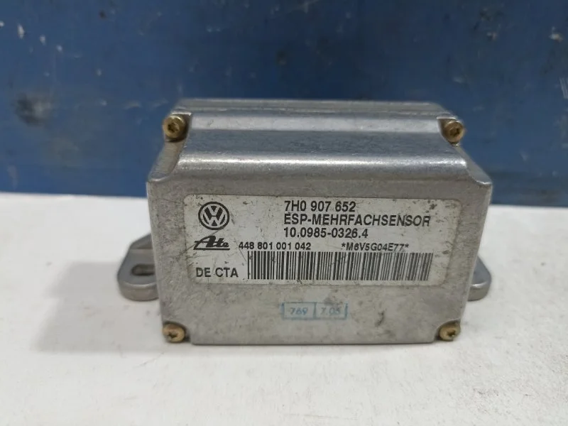 Датчик ускорения Volkswagen Touareg 1 2002 - 2010 7H0907652 7L