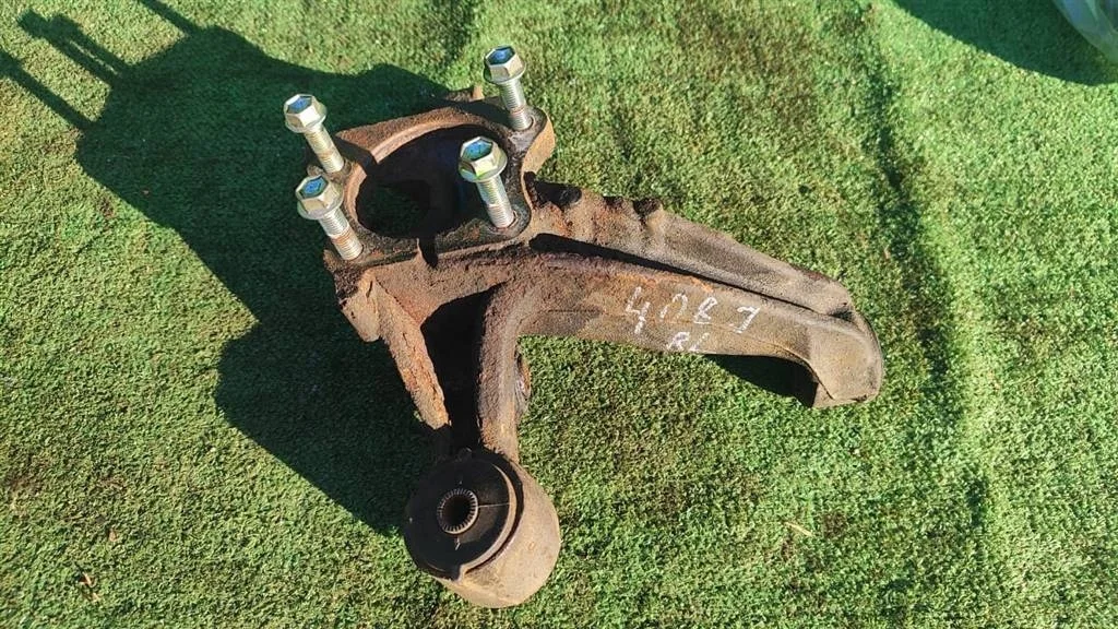 Б.у. цапфа TOYOTA CAMRY V40 ACV40 TOYOTA CAMRY V40 ACV40