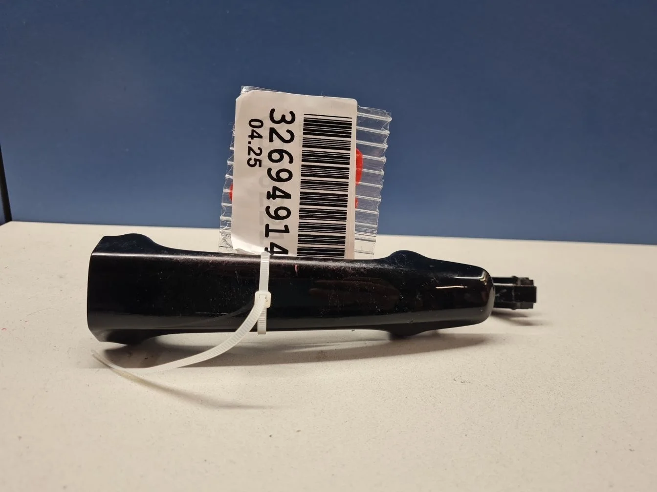 Ручка двери нaружная левая передняя для Volvo V70 2007-2016