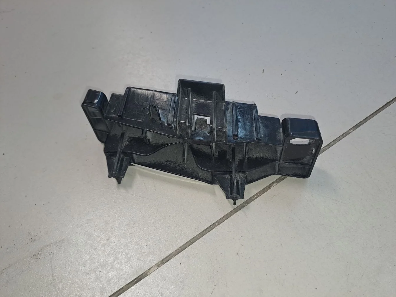 Кронштейн фары правый для Toyota Land Cruiser 200 2008-