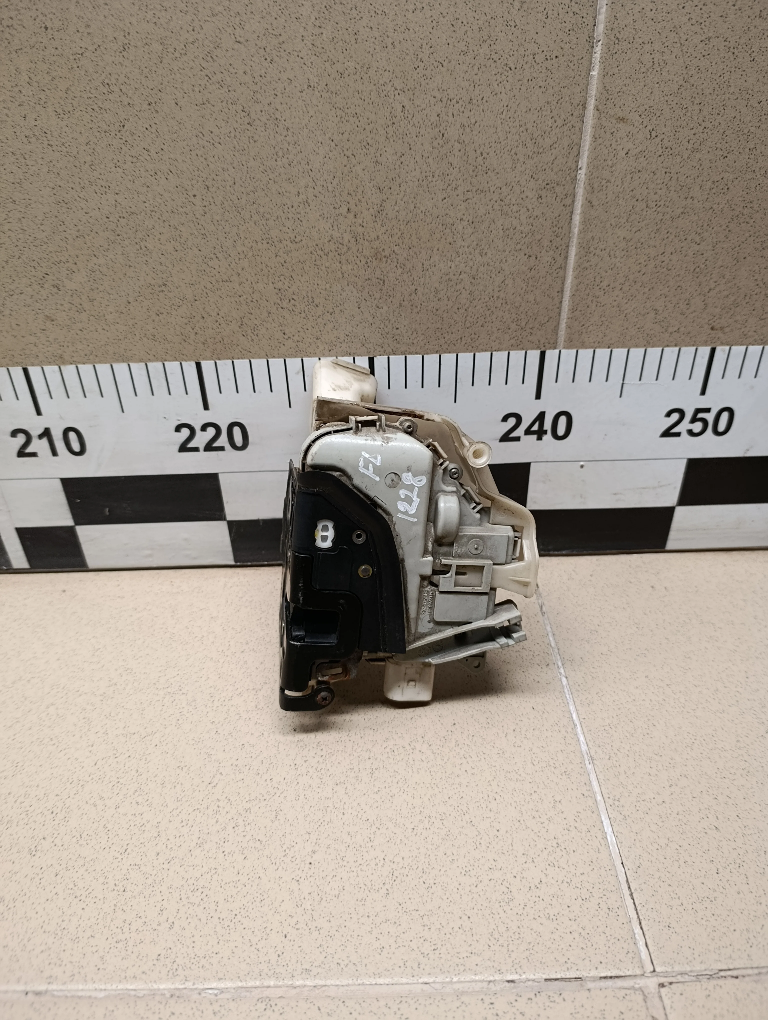 Замок двери передней левой A4 [B8] 2007-2015