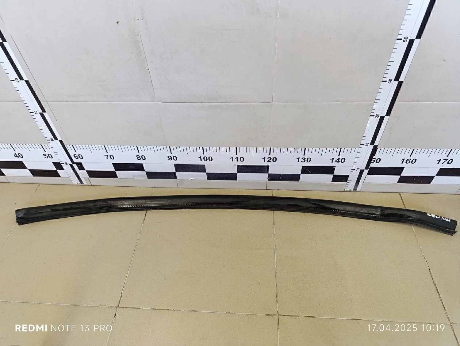 Уплотнитель капота Corsa D 2006-2015