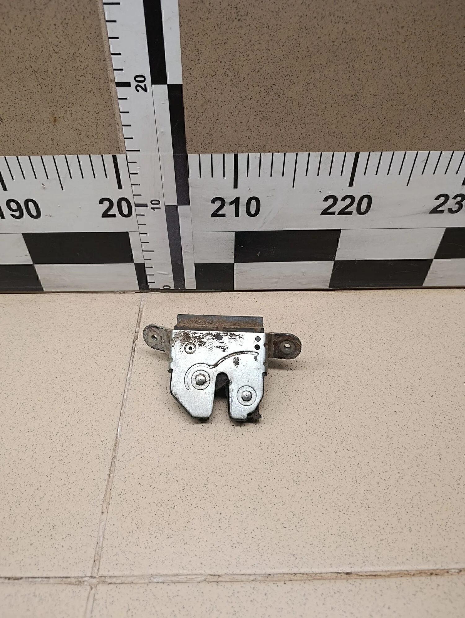 Замок багажника Corsa D 2006-2015