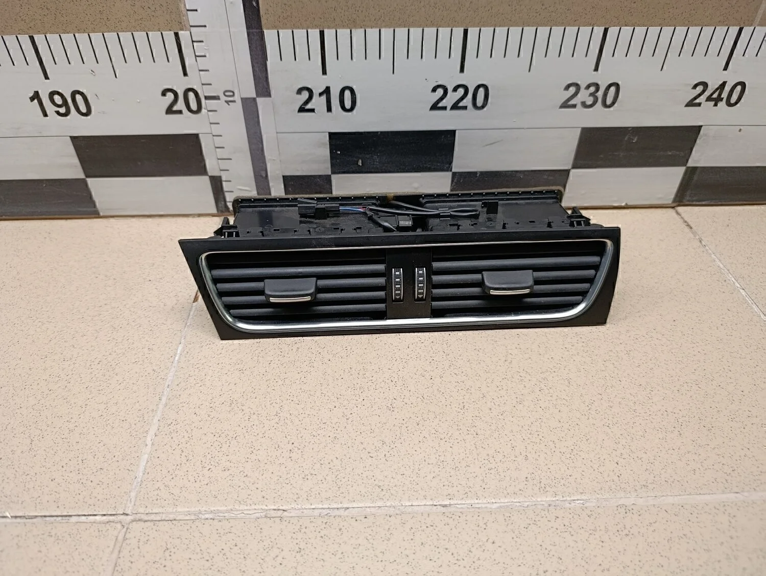 Дефлектор воздушный A4 [B8] 2007-2015