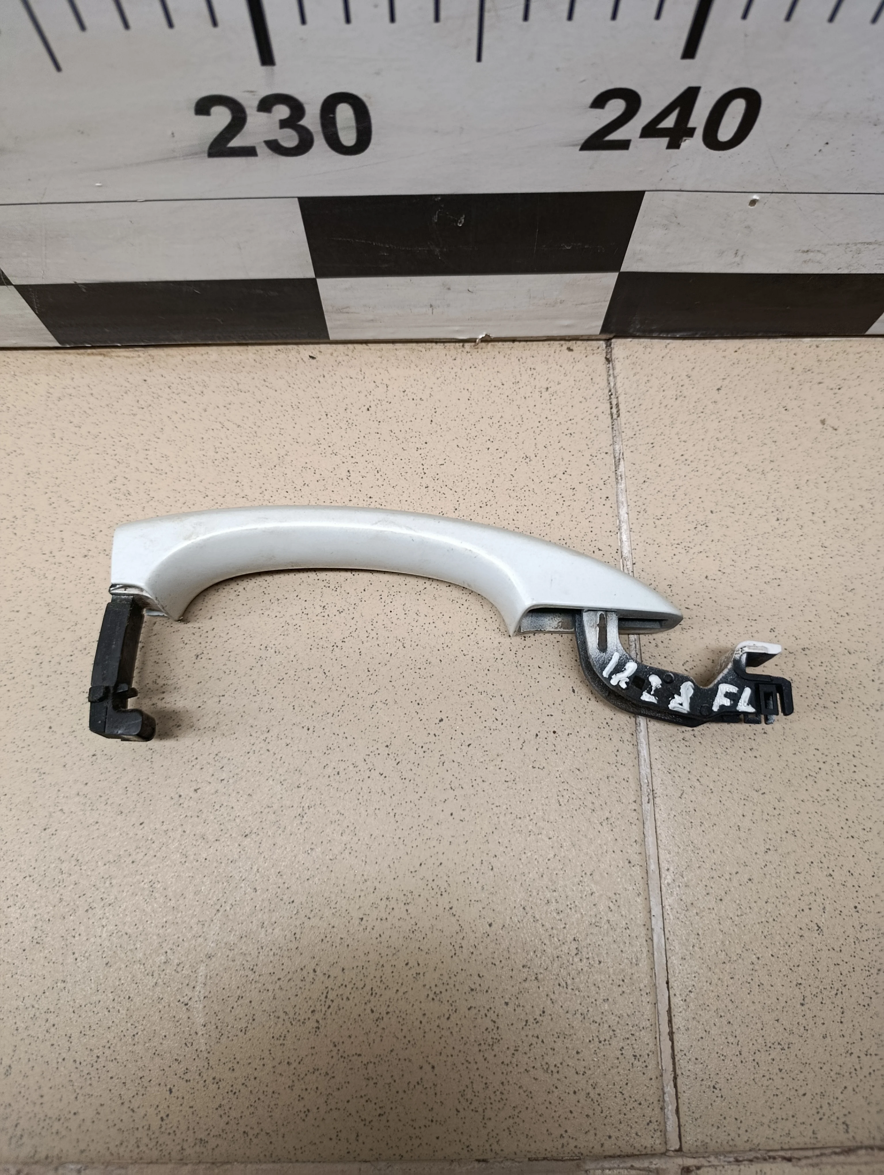 Ручка двери наружная левая A4 [B8] 2007-2015