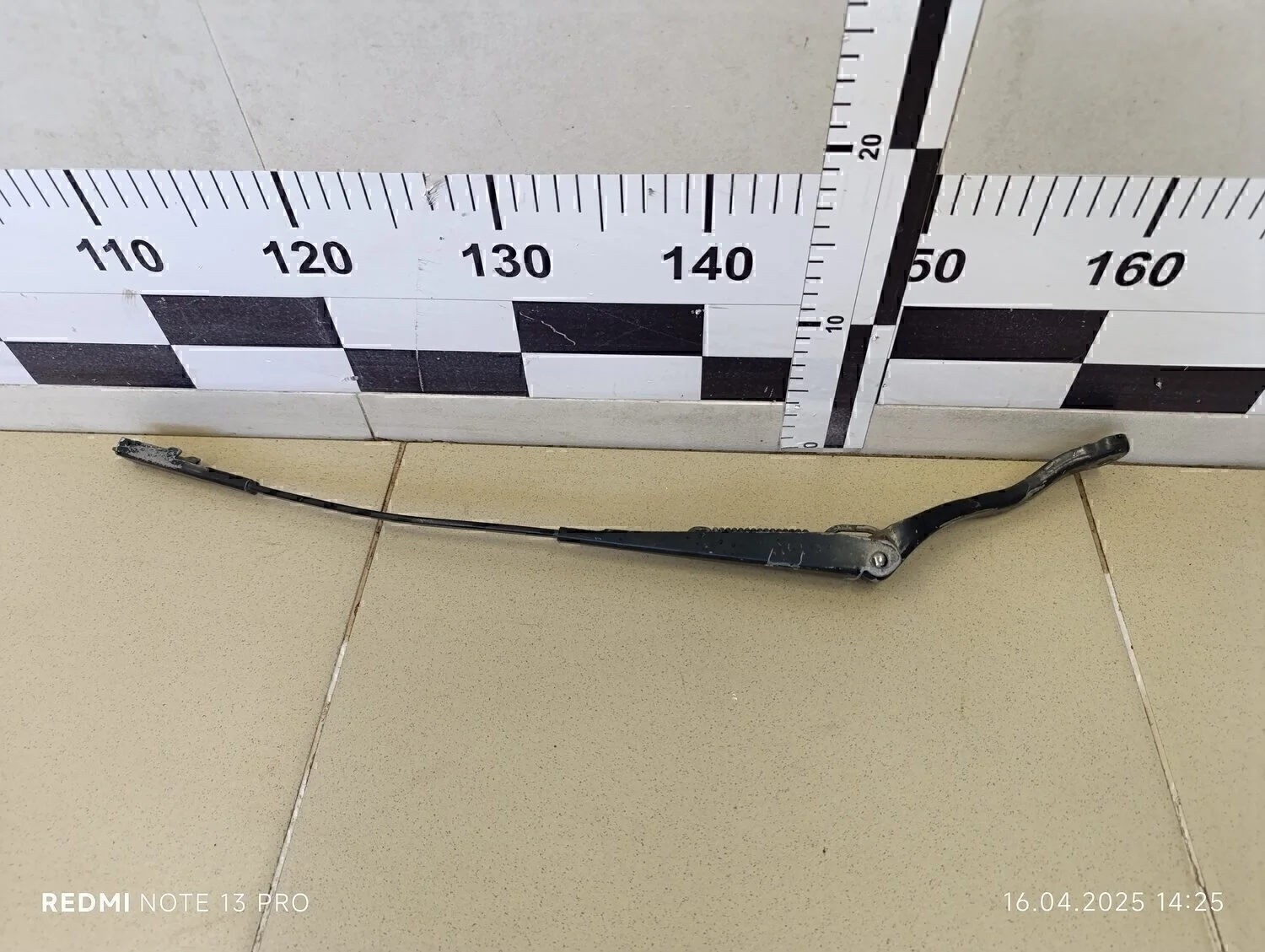 Поводок стеклоочистителя передний левый Corsa D 2006-2015