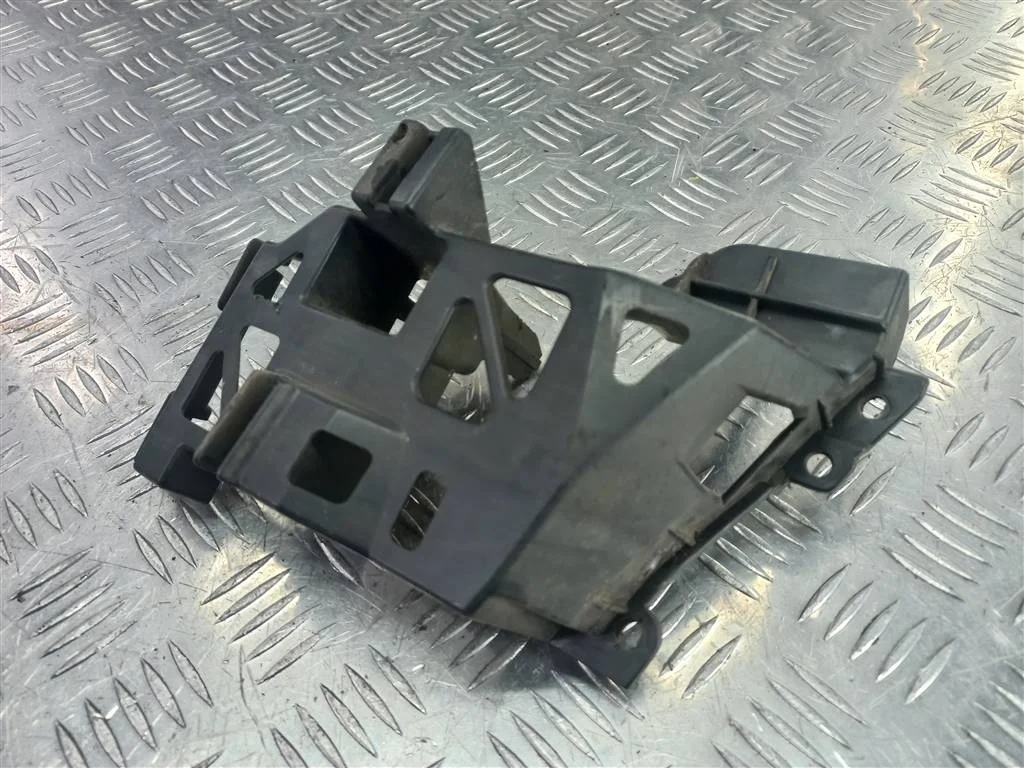 Кронштейн бампера передний MAZDA 3 BK рестайлинг