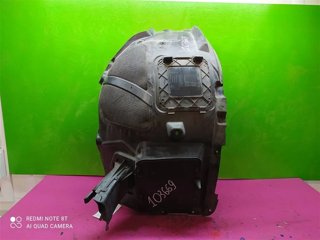 Подкрылок передний левый BMW 5 G30 G31 51717340785