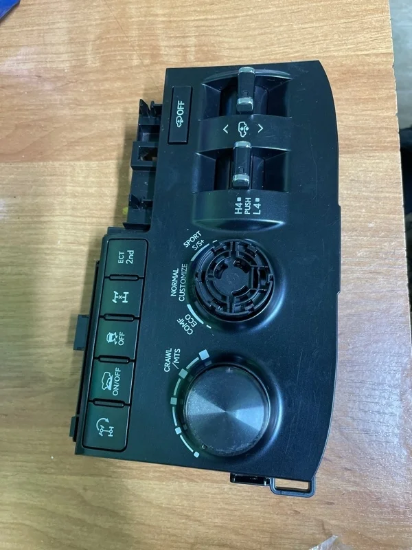 Панель управления Lexus Lx570 8401060B60