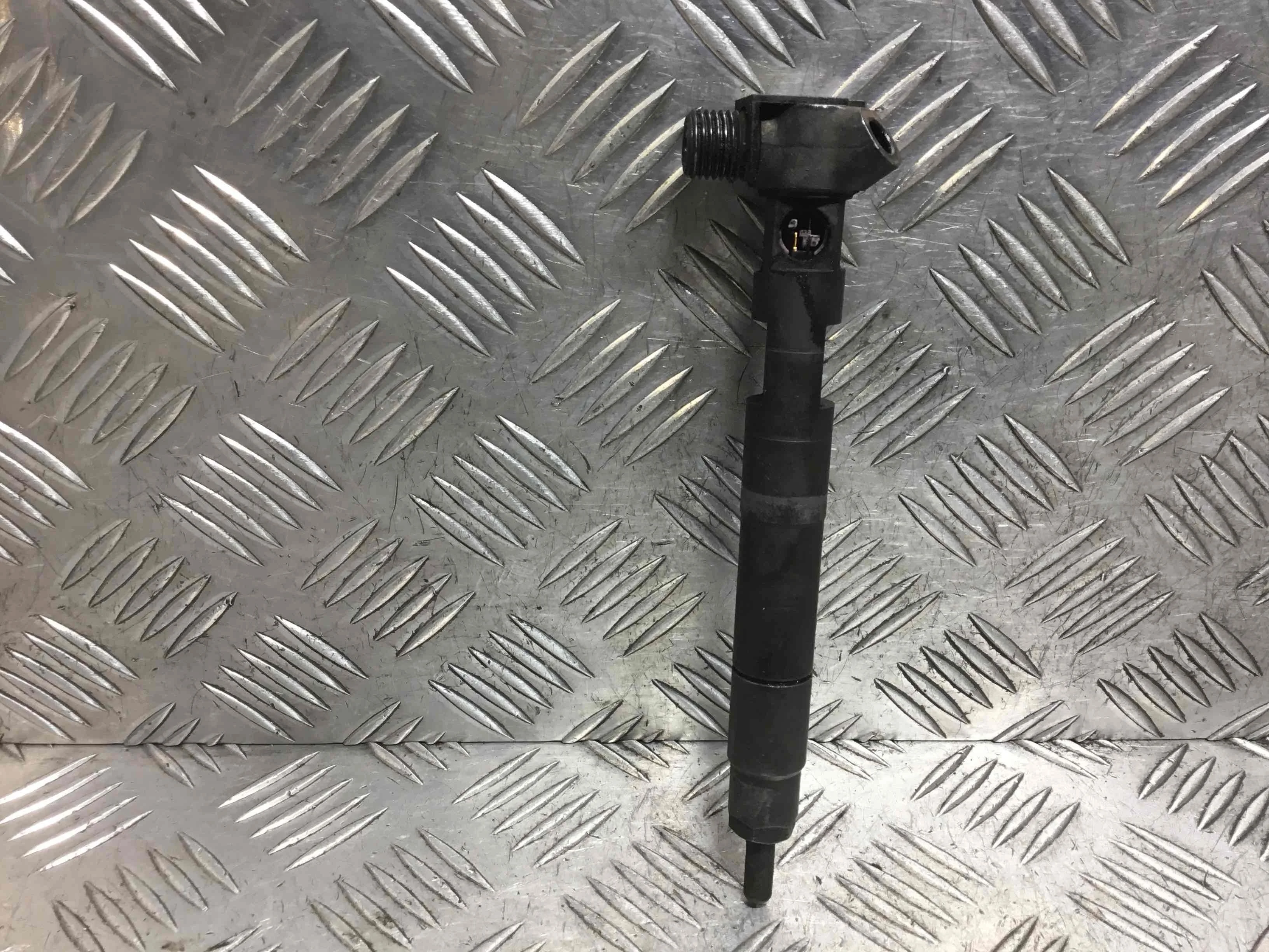 Форсунка Mercedes Sprinter Sprinter II (w906) 2006 - 2017 дизель 2.2 CDI Механика Микроавтобус