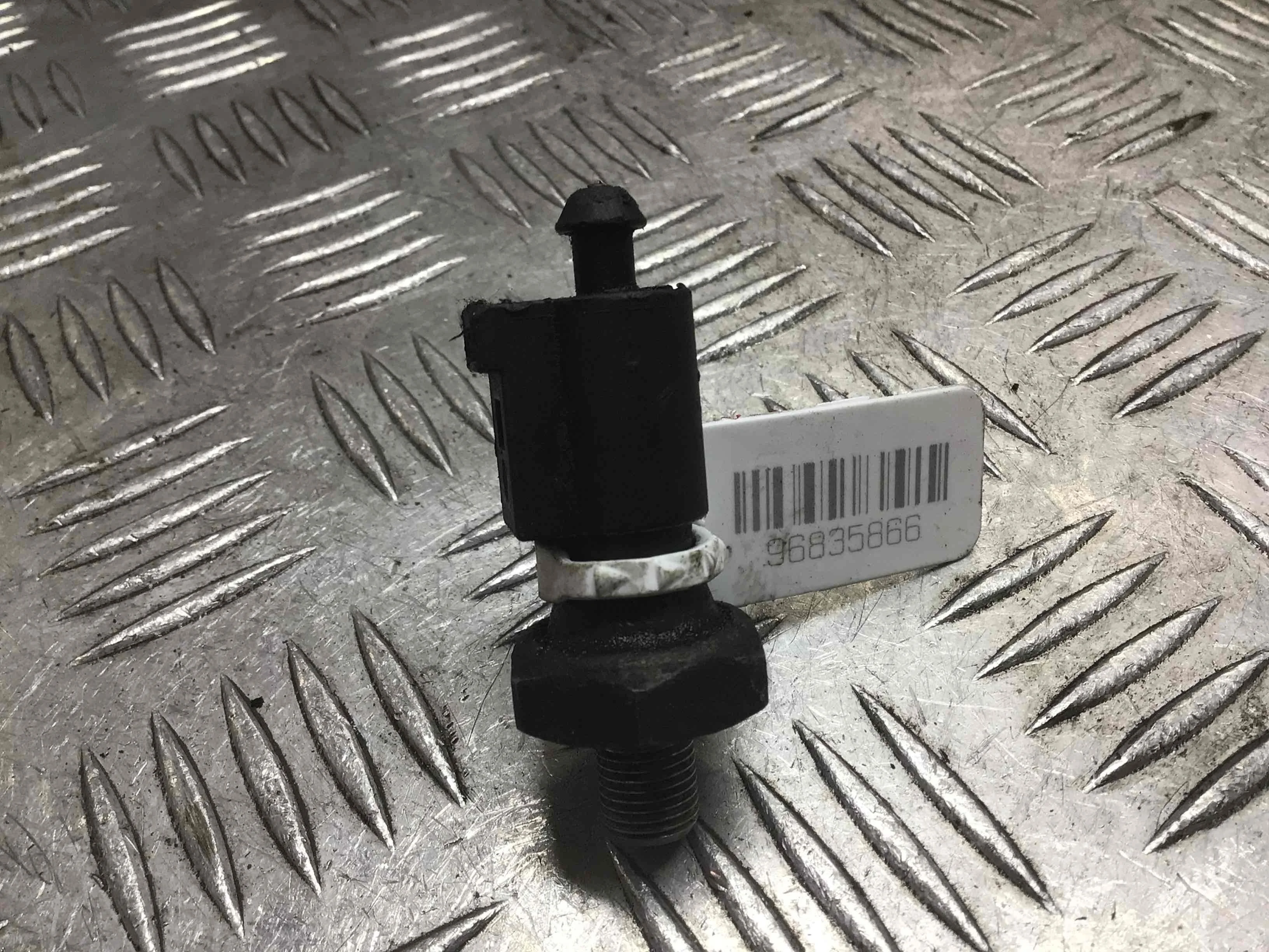 Датчик давления масла Audi A6 C6/4F (2004-2008) дизель 2.0 TDI Вариатор Седан