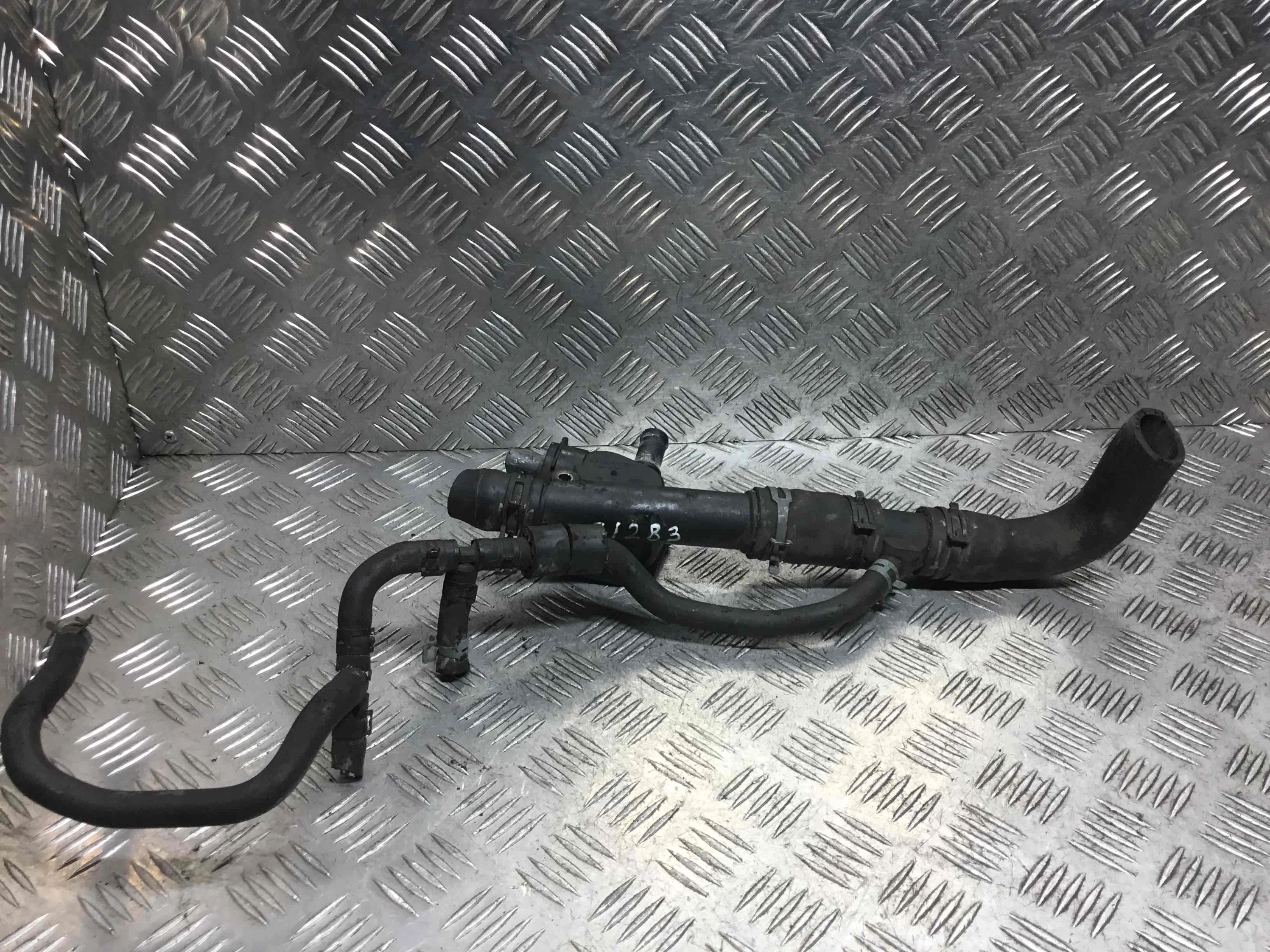 Фланец (тройник) системы охлаждения Ford Fiesta 5 поколение [рестайлинг] (2005-2010) бензин 1.3 i Механика