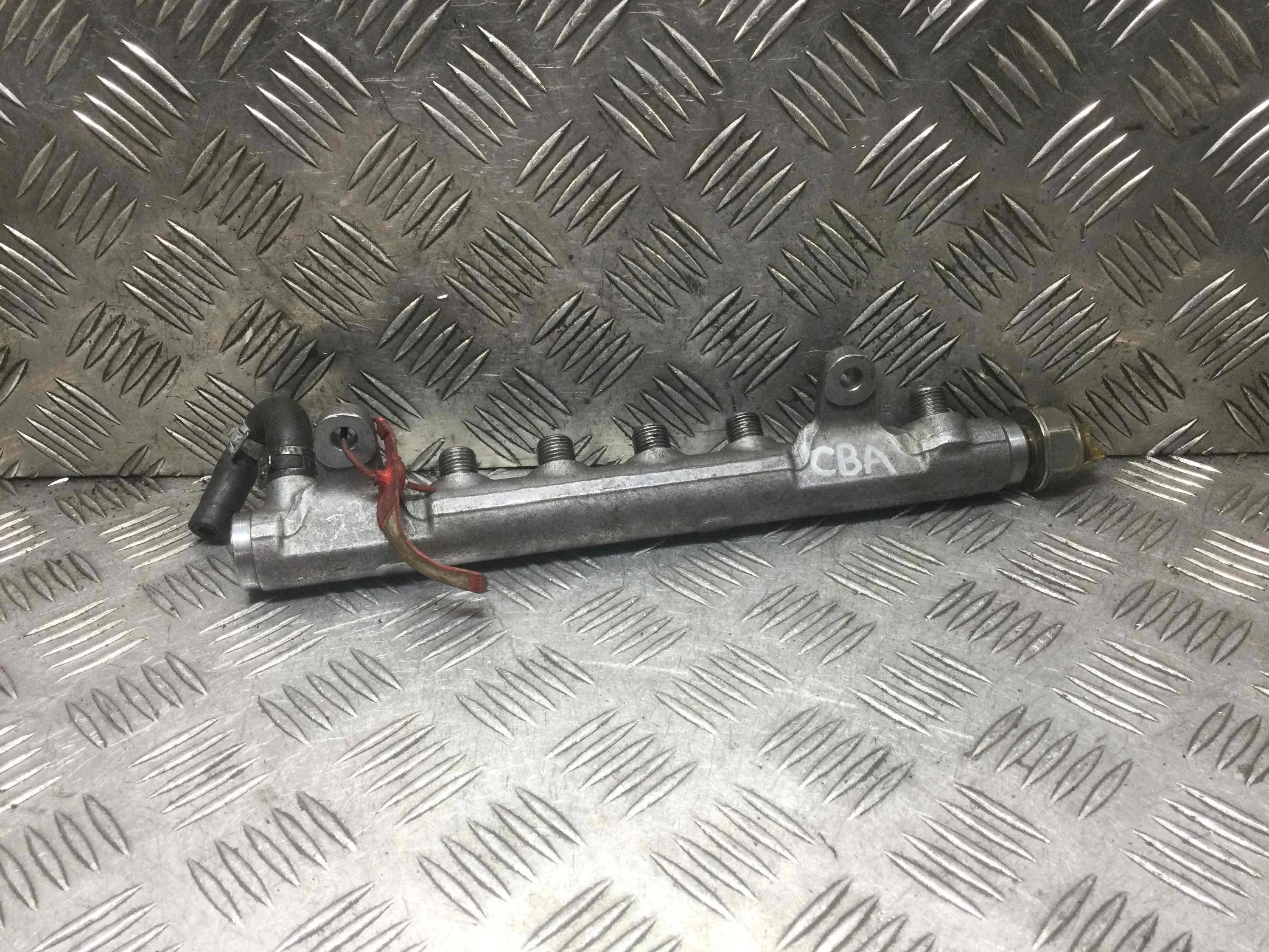 Топливная рампа Volkswagen Passat B6 (2005-2010) дизель 2.0 TDI Автомат Универсал