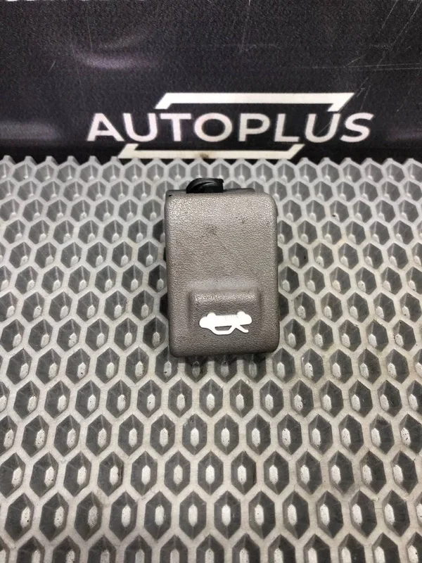 Рычаг капота Hyundai Accent 2005 8118234000 СЕДАН 1.5 G4EC