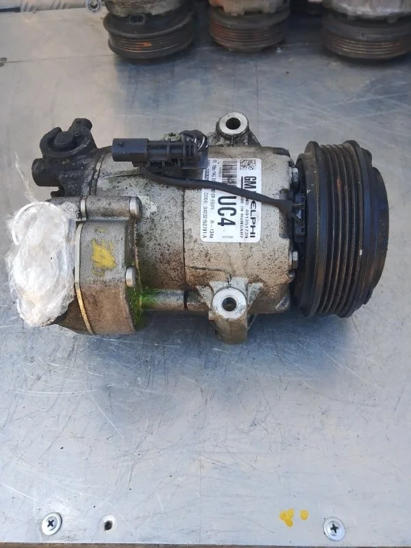 Компрессор кондиционера opel Astra 2013 J