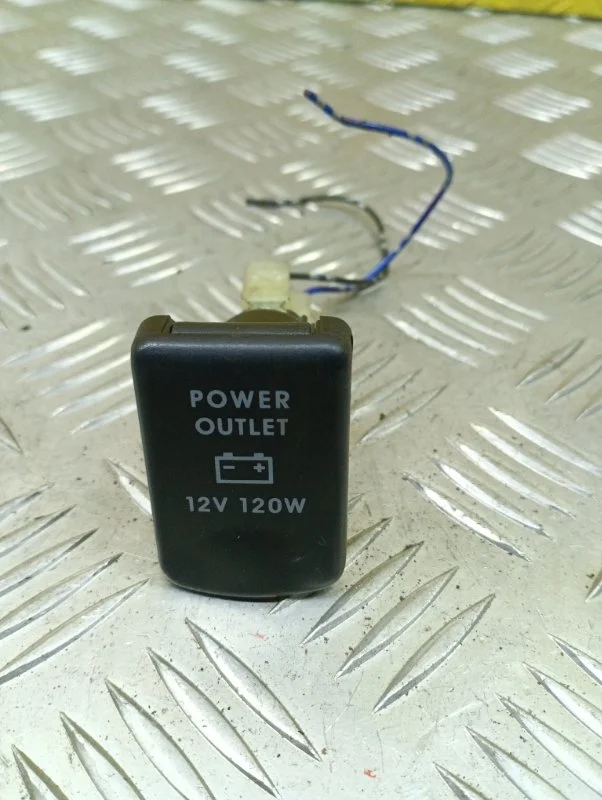 Гнездо прикуривателя Mitsubishi L200 (2015-2022) 2019 MN177355