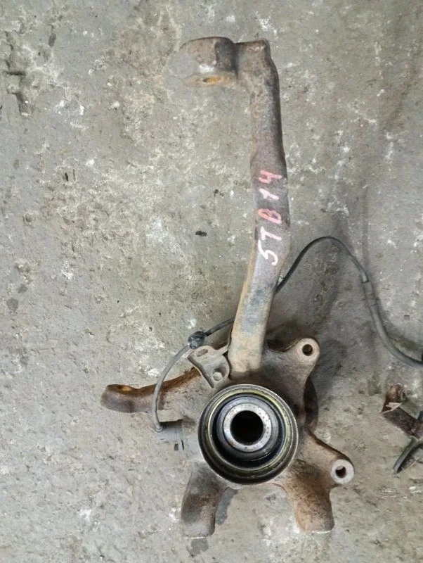 Кулак поворотный правый Toyota Hilux (2005-2015) 2011 432110K030 ПИКАП 2.5 D 2KDFTV