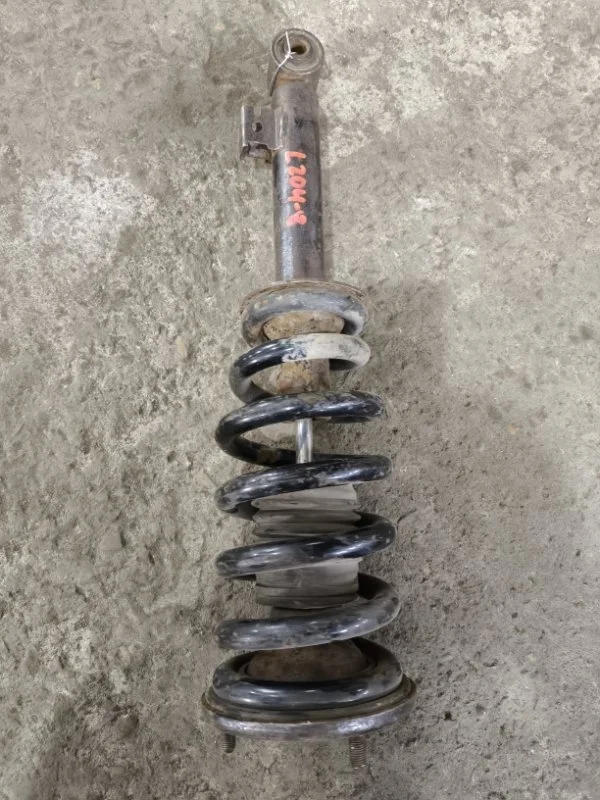 Амортизатор передний левый Mitsubishi L200 (2006-2015) 2008 MR992321 ПИКАП 2.5 D 4D56