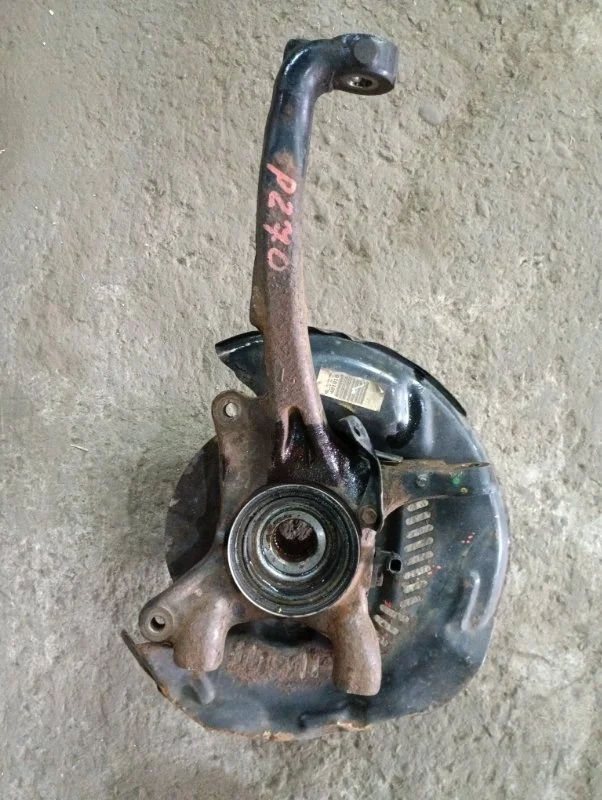 Кулак поворотный левый Toyota Sequoia Ii 2008 - 2022 2008 432120C012 5.7 I 3URFE