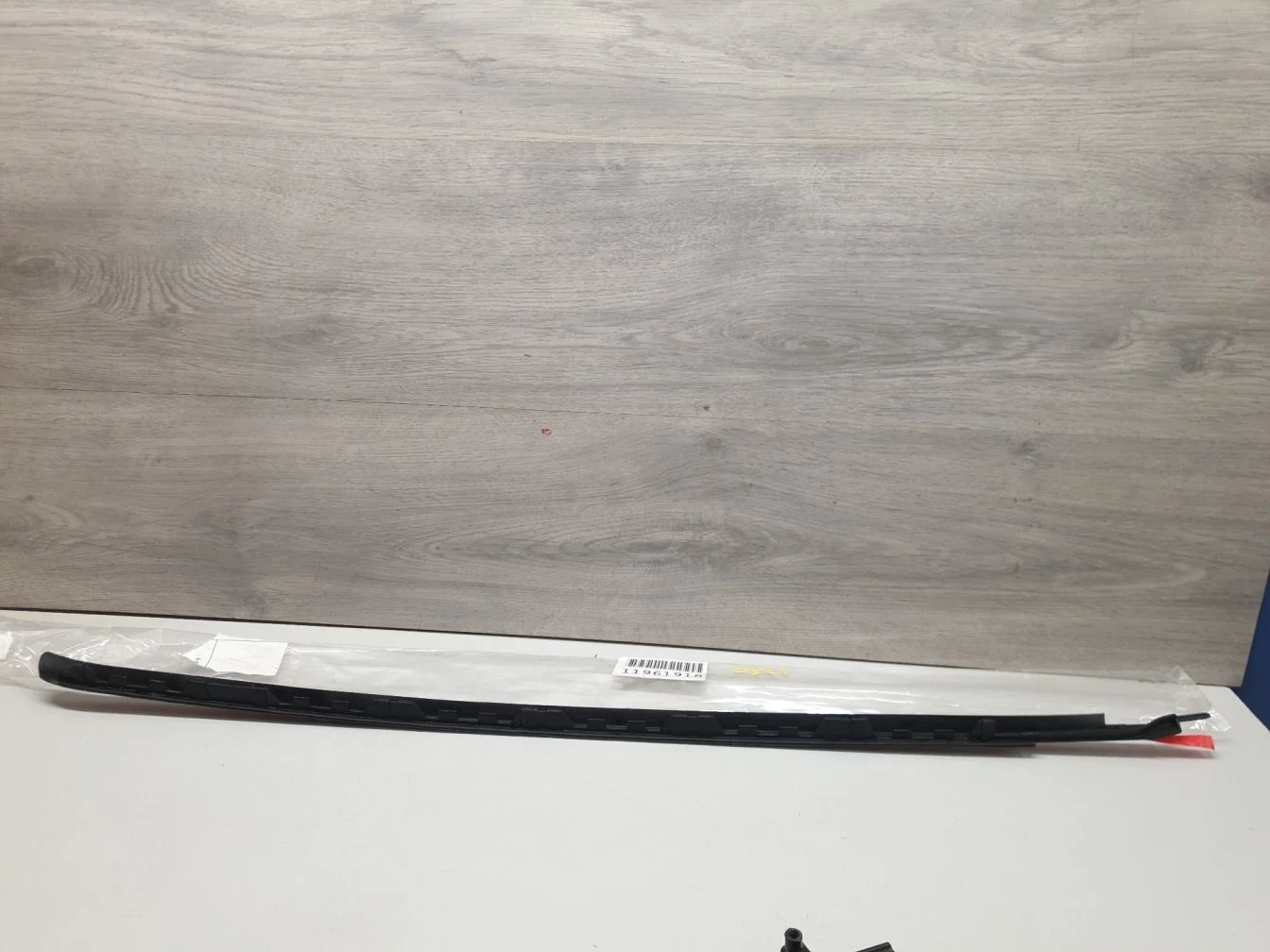 Молдинг лобового стекла левый для BMW X6 F16 2014-2020