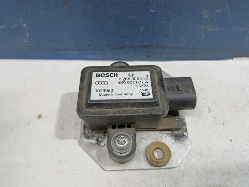 Датчик ускорения Audi A6 Allroad 2005 4B0907637A