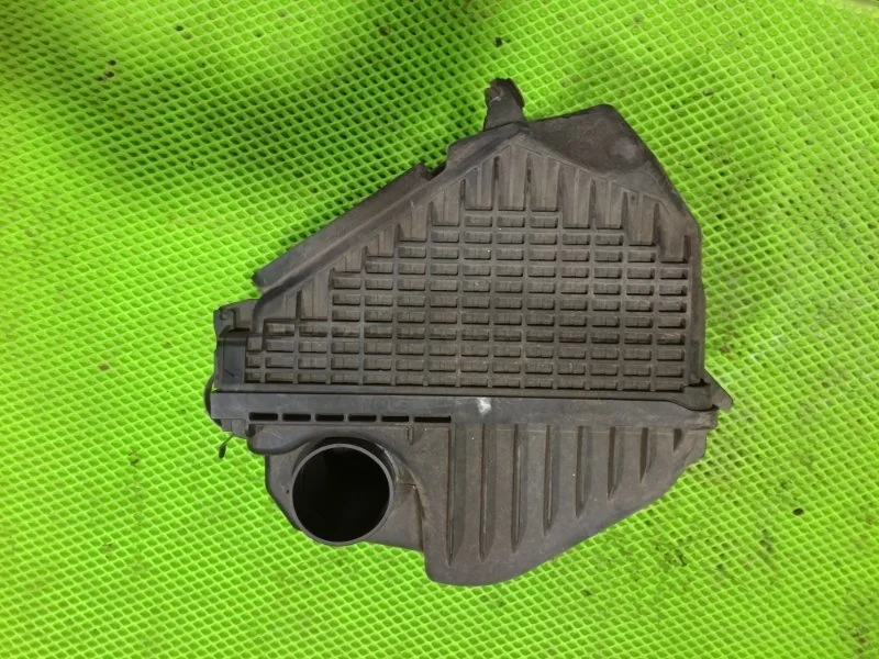 Корпус воздушного фильтра Kia Sorento 2 2013 281102W200 УНИВЕРСАЛ G4KE