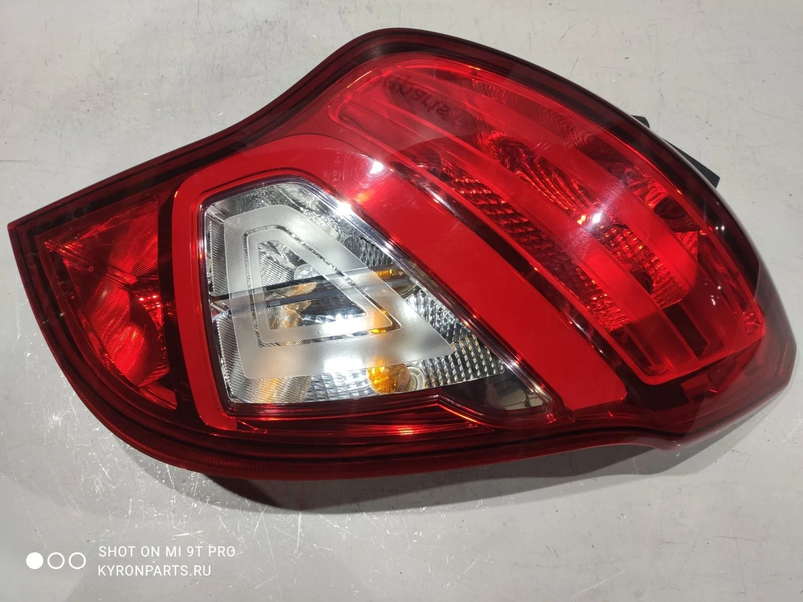 Фонарь SsangYong Actyon 2014 C200