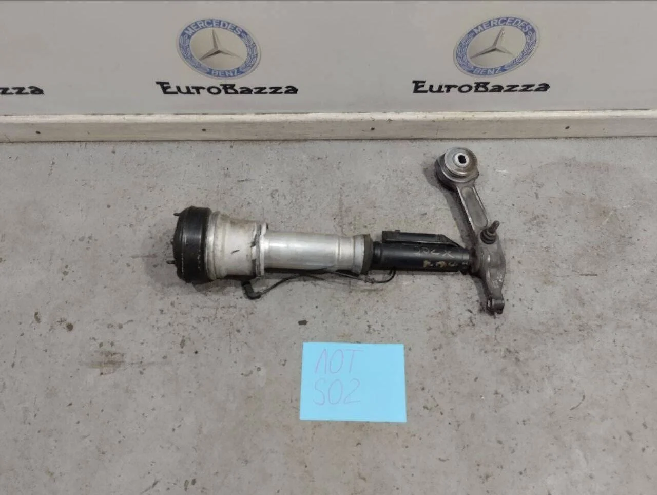 Пневмостойка передняя Mercedes W220