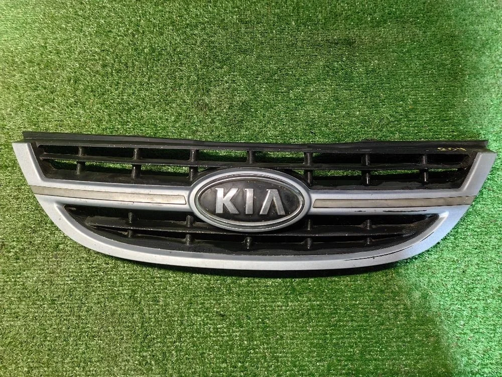 Решетка радиатора Kia Cerato I
