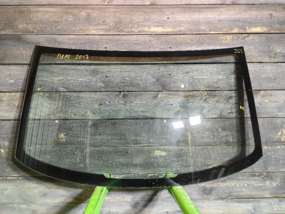 Стекло заднее Volkswagen Polo V