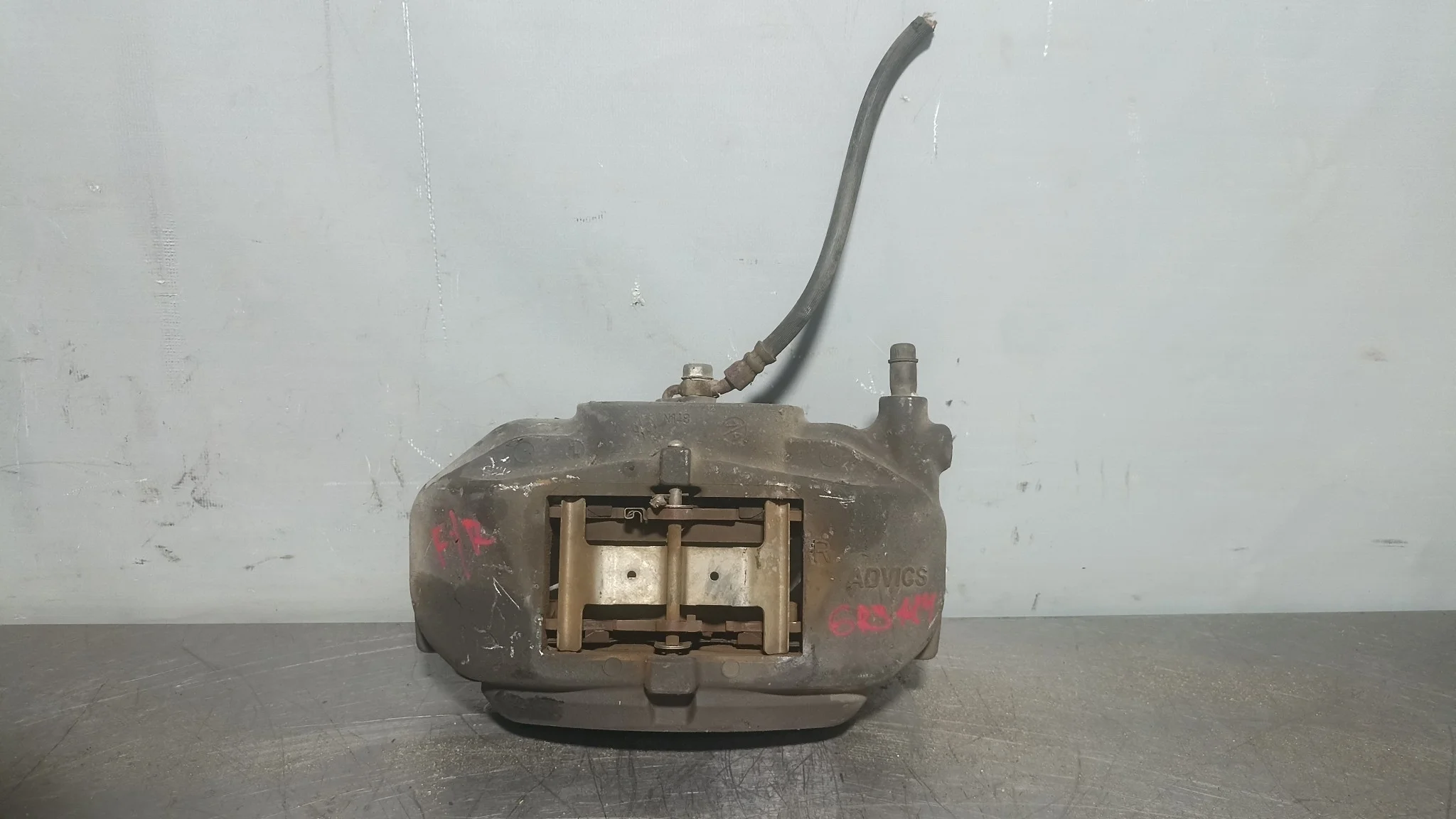 СУППОРТ В СБОРЕ TOYOTA LEXUS ПЕРЕД ПРАВО 4773022460