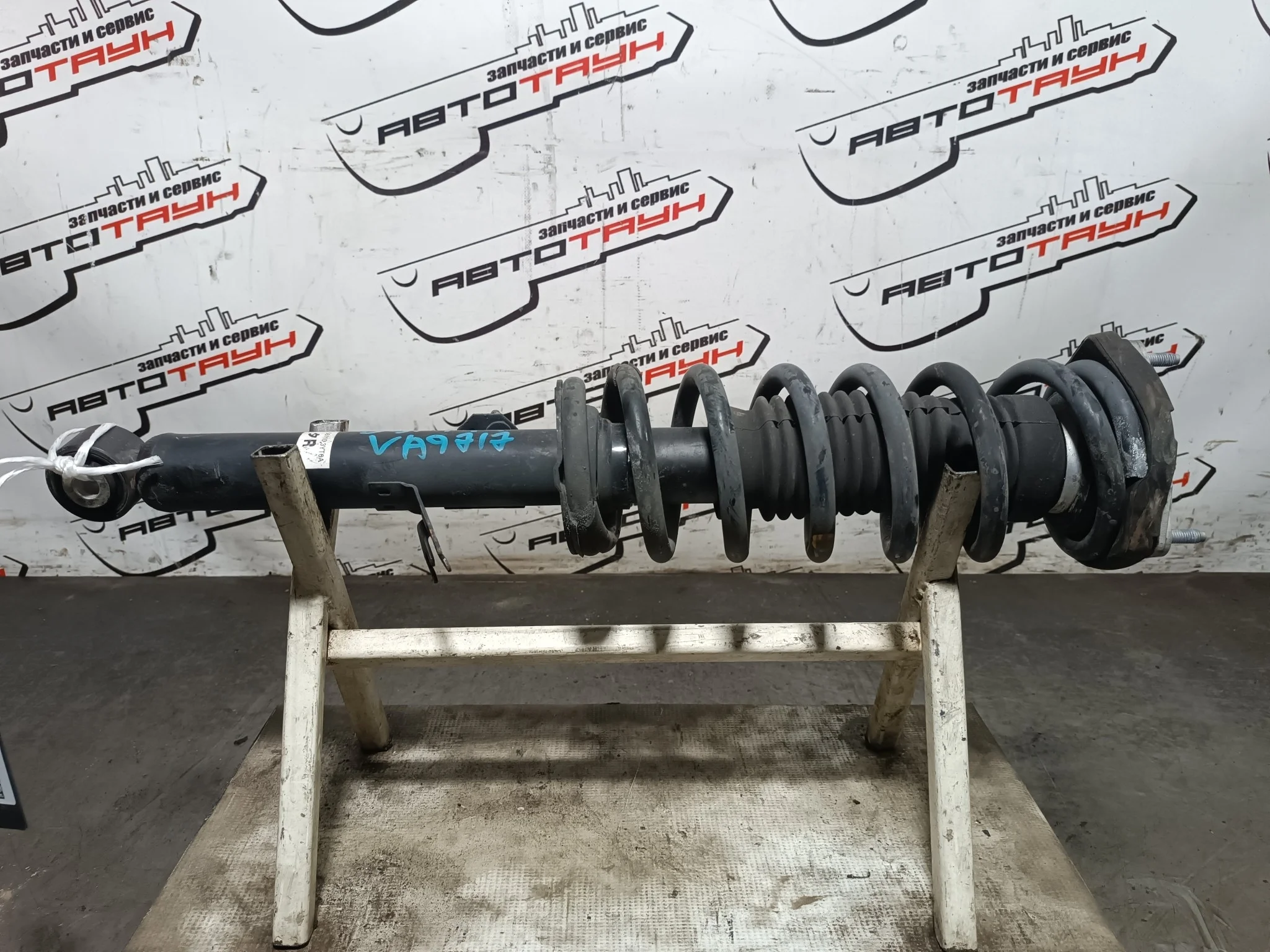 СТОЙКА ХОДОВКИ NISSAN INFINITI MITSUBISHI CIMA FUGA M25 M56 PROUDIA Q70 BKY51 BY51 HGY51 HY51 KY51 Y51 ПЕРЕДНЯЯ ПРАВАЯ E61101MA0C 2WD VA9717