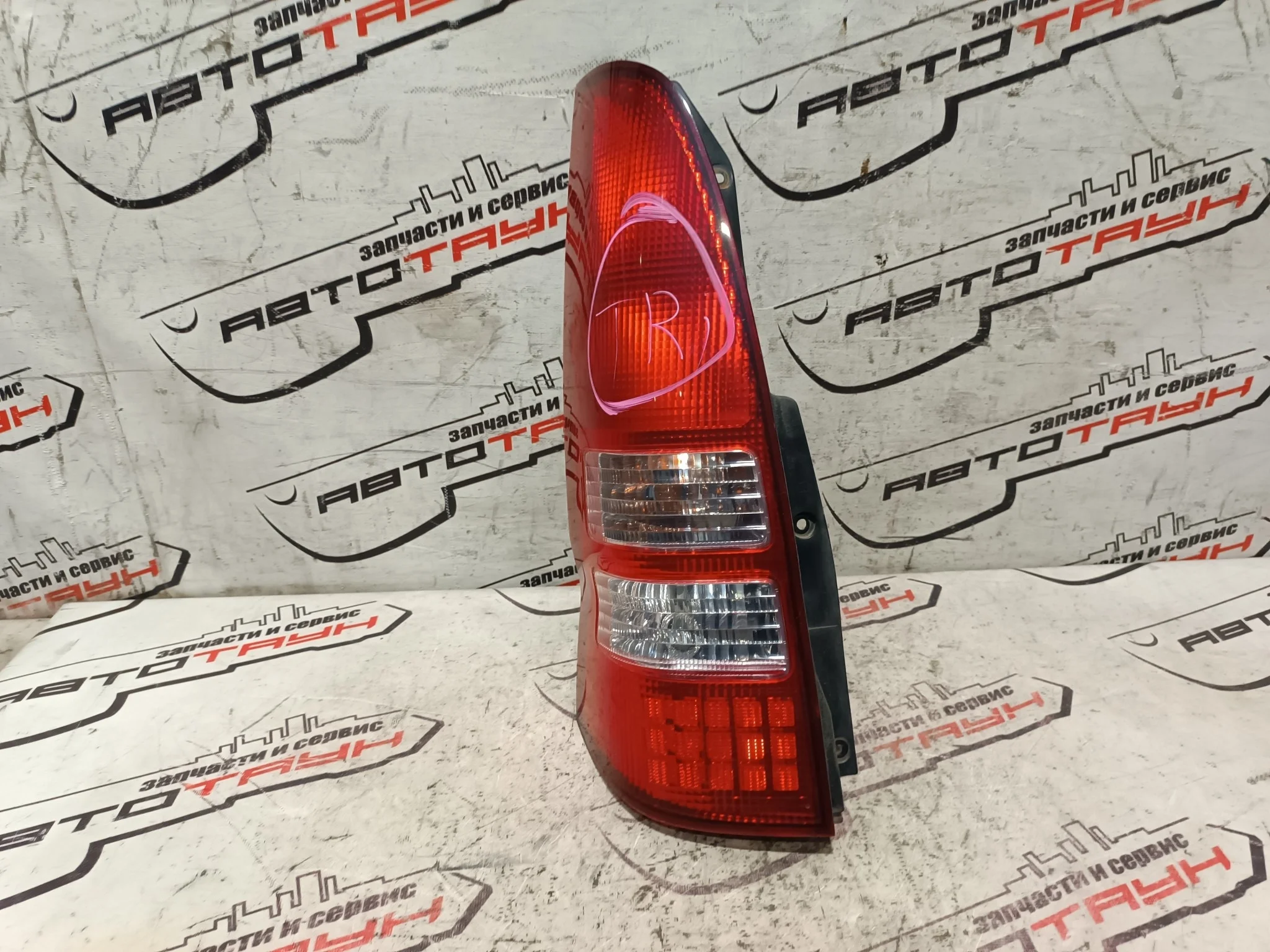 ФОНАРЬ NISSAN SERENA PC24 PNC24 RC24 TC24 TNC24 VC24 VNC24 4955 КРАСНЫЙ 2 МОДЕЛЬ ЛЕВЫЙ 26555CX025 NA6877