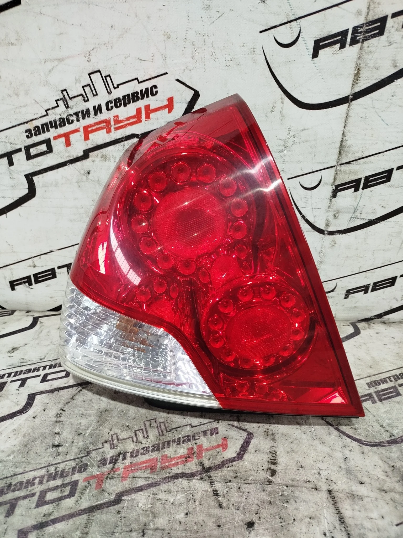 ФОНАРЬ NISSAN INFINITI ПРАВО 26550EG625 XA6018