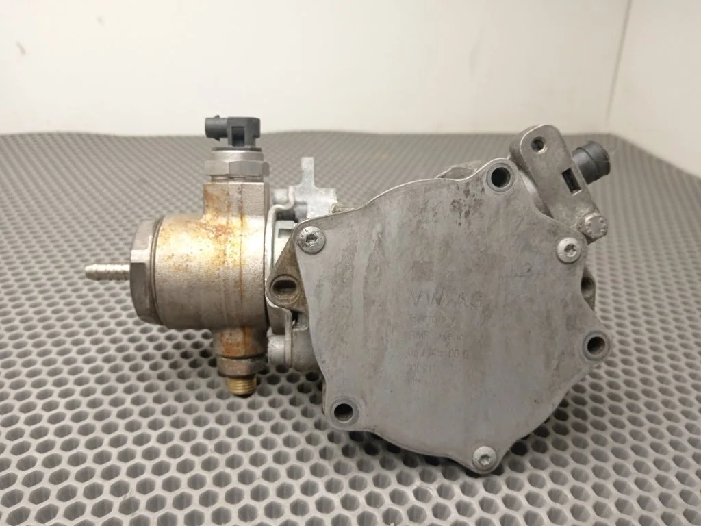 Топливный насос Audi A4 2013 B8