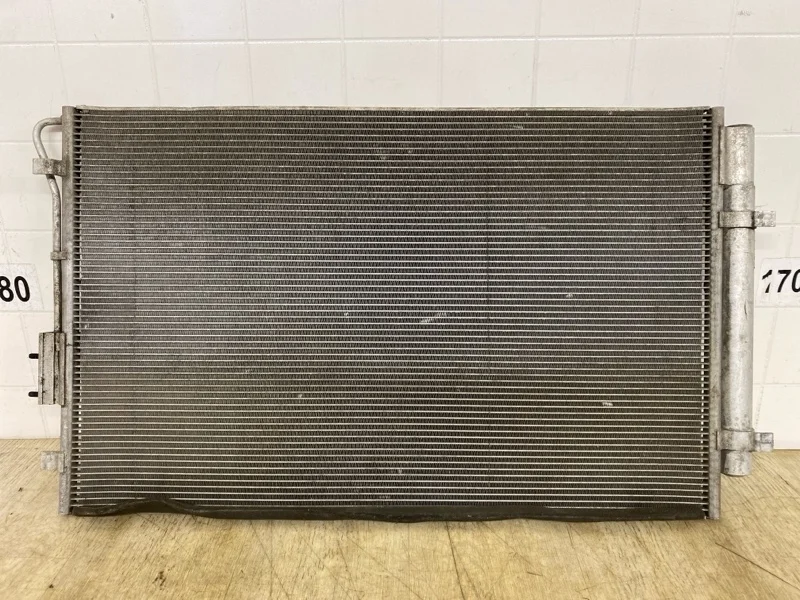 Радиатор кондиционера Kia Sorento 3 2014 2015 2016 2017 2018 2019 2020 97606C5550 UM