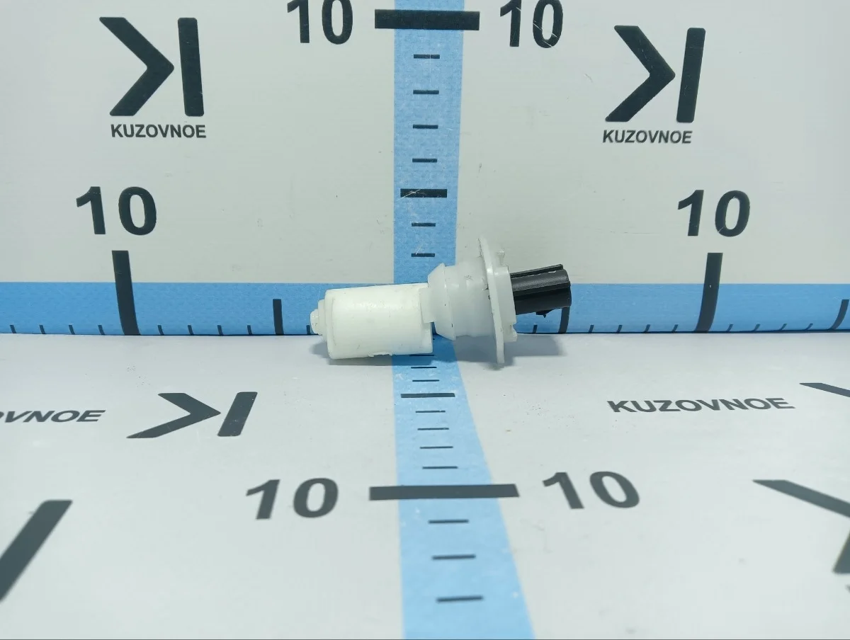 Датчик уровня бачок омывателя Hyundai Sonata 2020 DN8